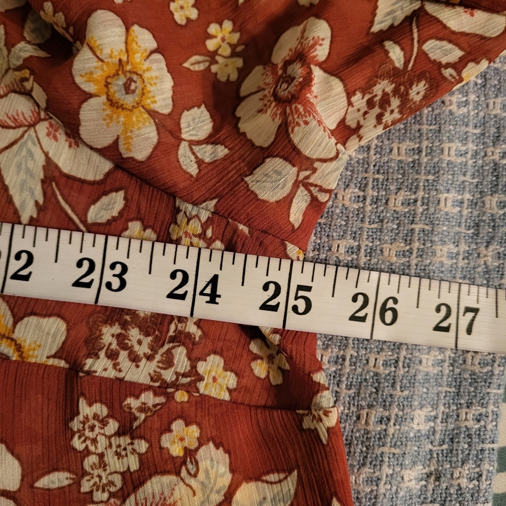 Torrid  FLORAL PRINT CHIFFON PLEATED BLOUSE - Picture 9 of 10